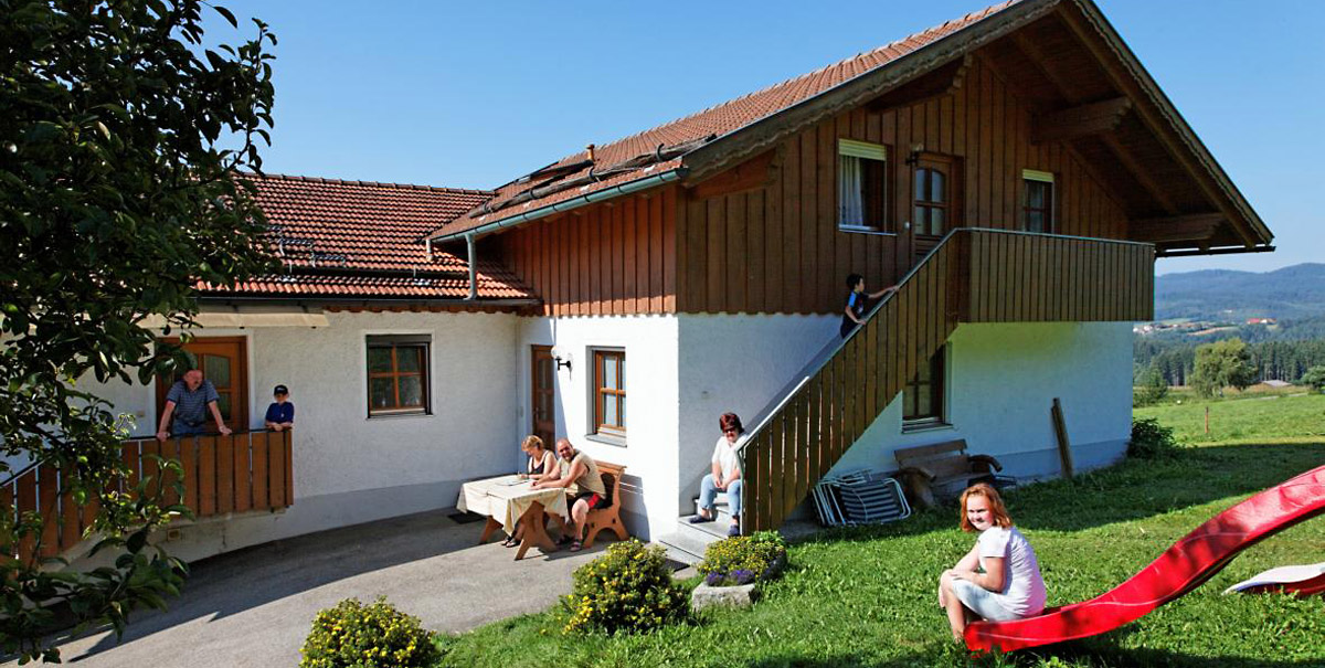 Ferienhaus mit drei Ferienwohnungen im Bayerischen Wald